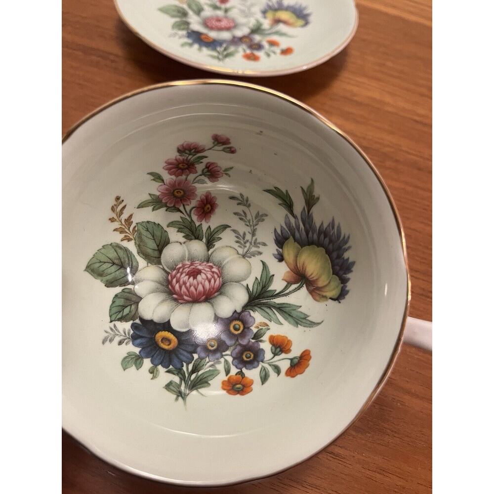 Royal Grafton Floral Teacup And Saucer - Picture 7 of 8